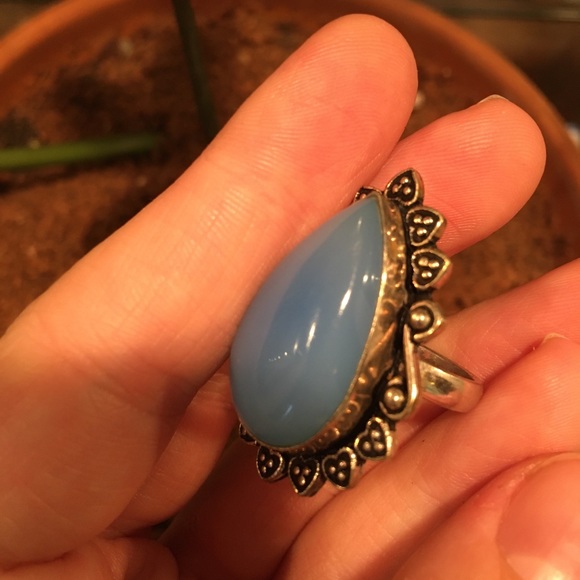 💙 Blue Chalcedony & Sterling Silver Ring 💙 - Picture 6 of 7